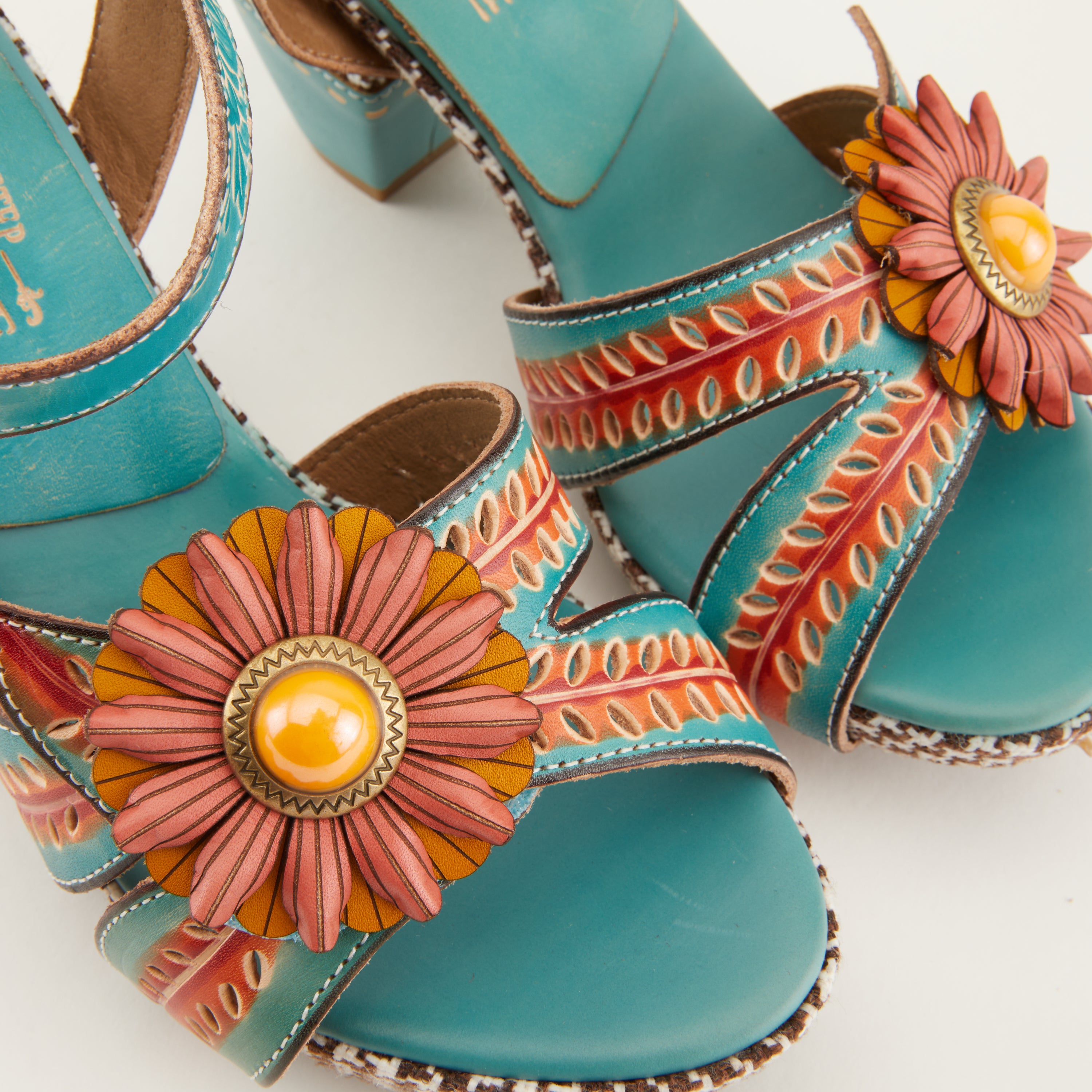 L'ARTISTE ASTARR SANDALS