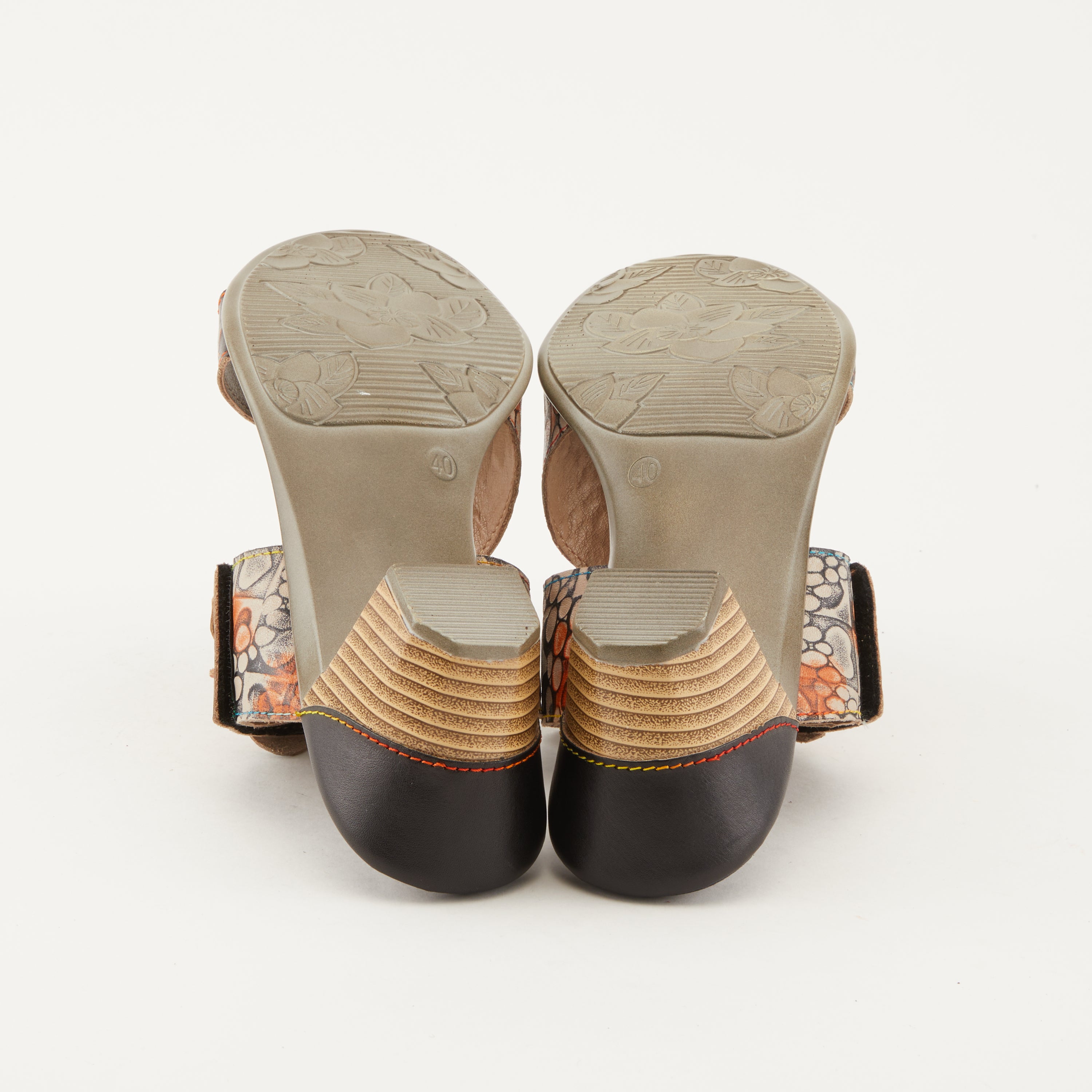 L'ARTISTE CLASSICAL SLIDE SANDALS