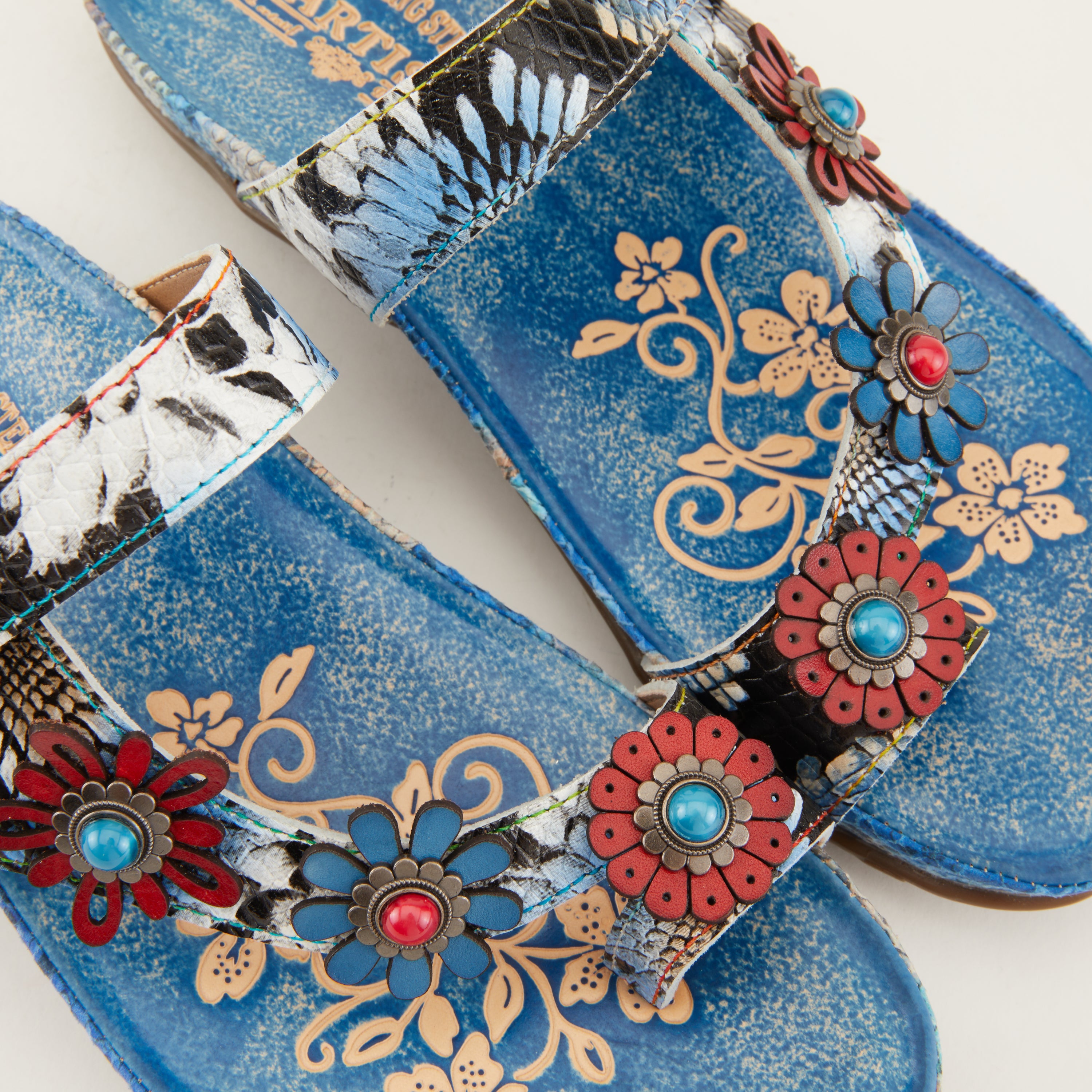 L'ARTISTE KINDNESS SLIDE SANDALS